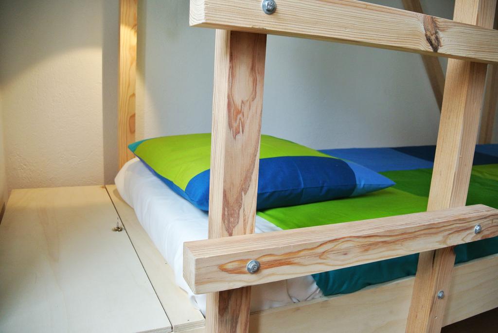 - Rooms&dorms